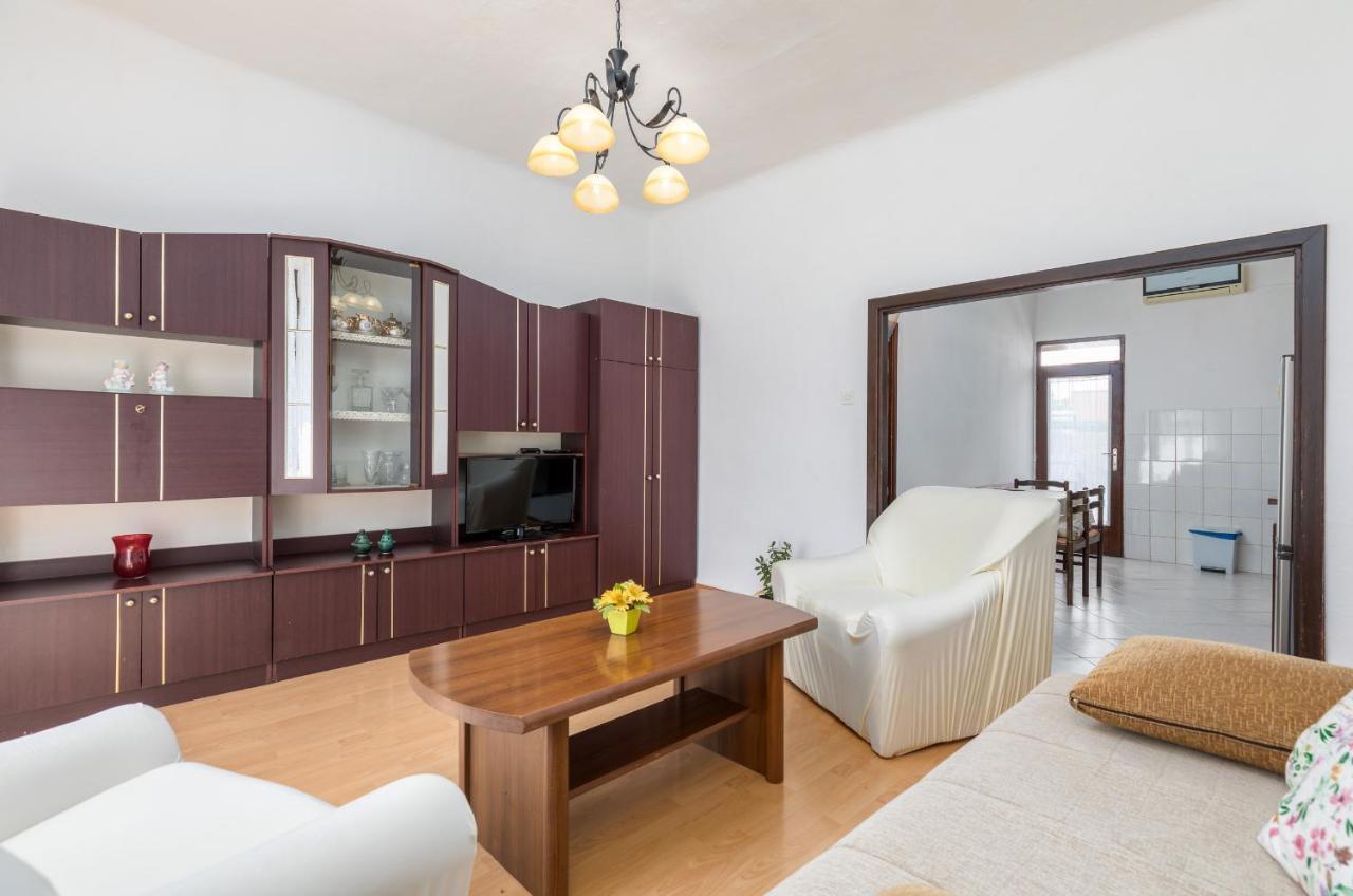 Apartment Ana Fažana Esterno foto