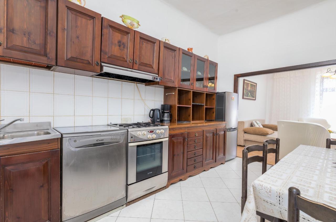 Apartment Ana Fažana Esterno foto