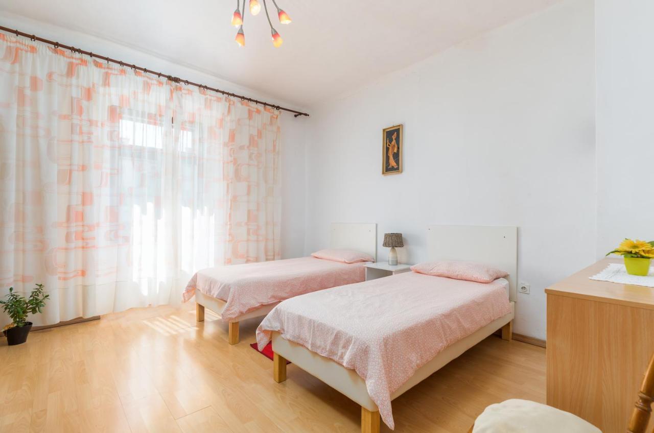 Apartment Ana Fažana Esterno foto